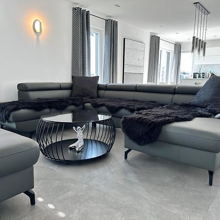 Ferienwohnung Black White Раублинг Экстерьер фото